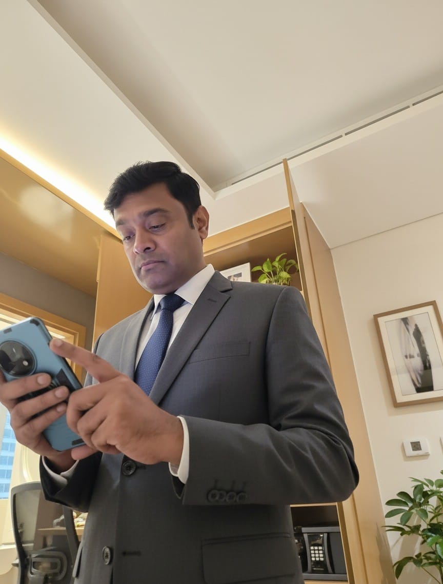 Dr. Raja Muthukumarasamy using digital strategy tools